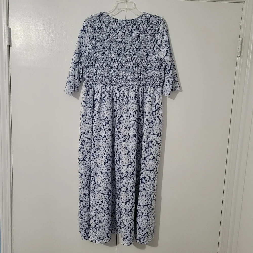 NWT  Made With Love  Floral Smocked Midi Dress Size L with Pockets  Half Sleeve - Picture 5 of 5